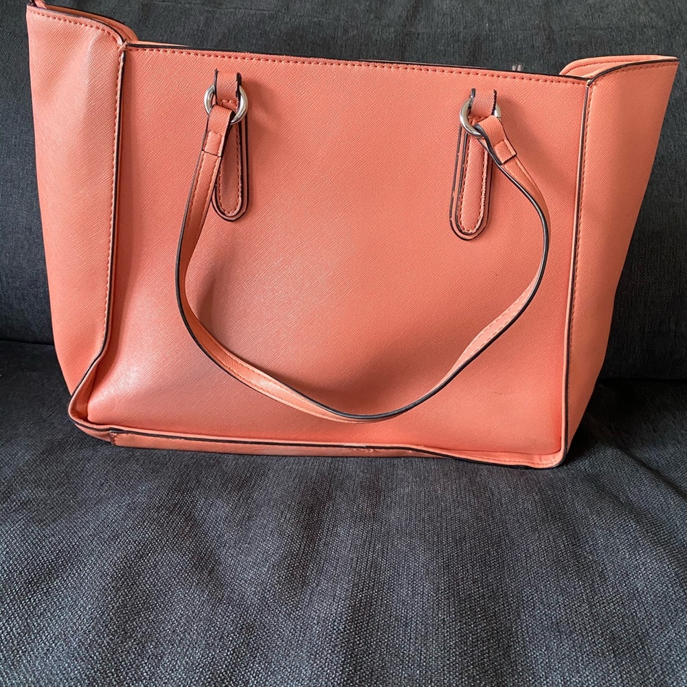 Handbag - Picture 2 of 3